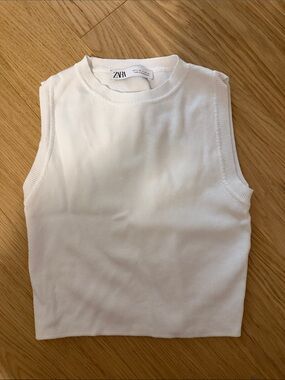 Zara White Ribbed Sleeveless Knit Tank